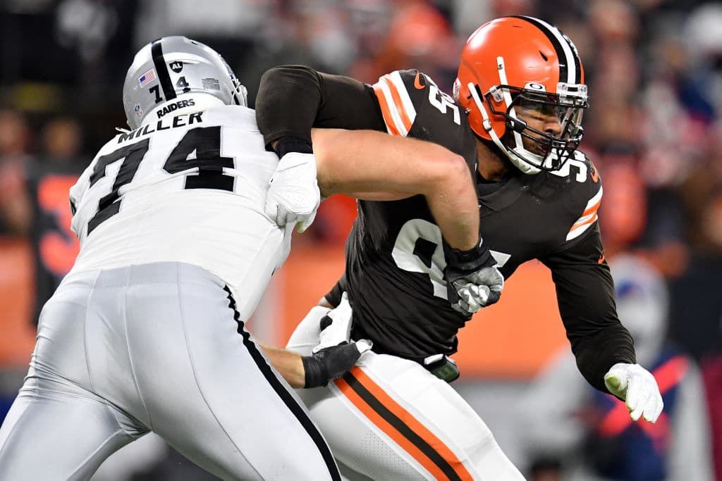 En un duelo de defensas, el local sale dañado y Las Vegas Raiders se quedan la victoria 16-14 sobre los Cleveland Browns.