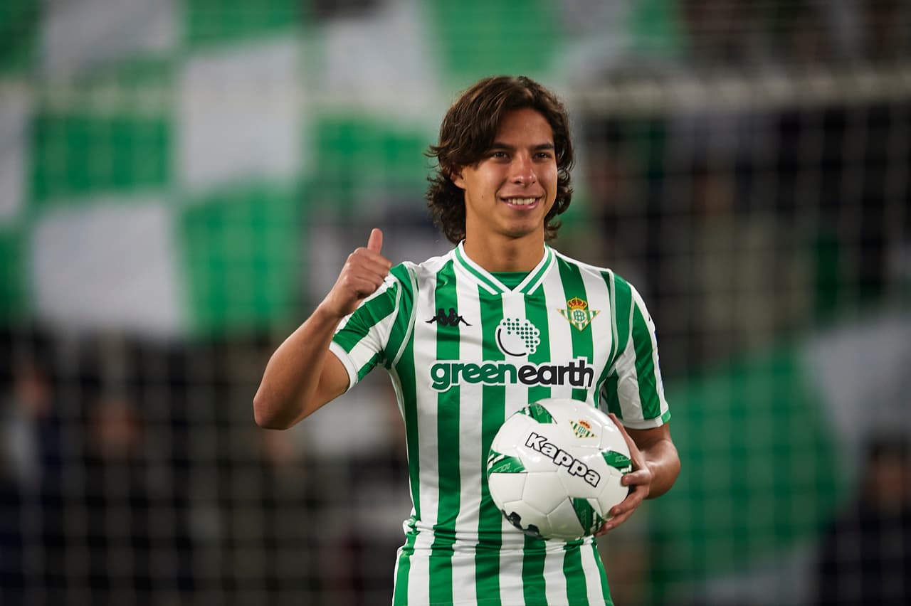 9. Diego Lainez - 15.9 millones de dólares del América al Betis