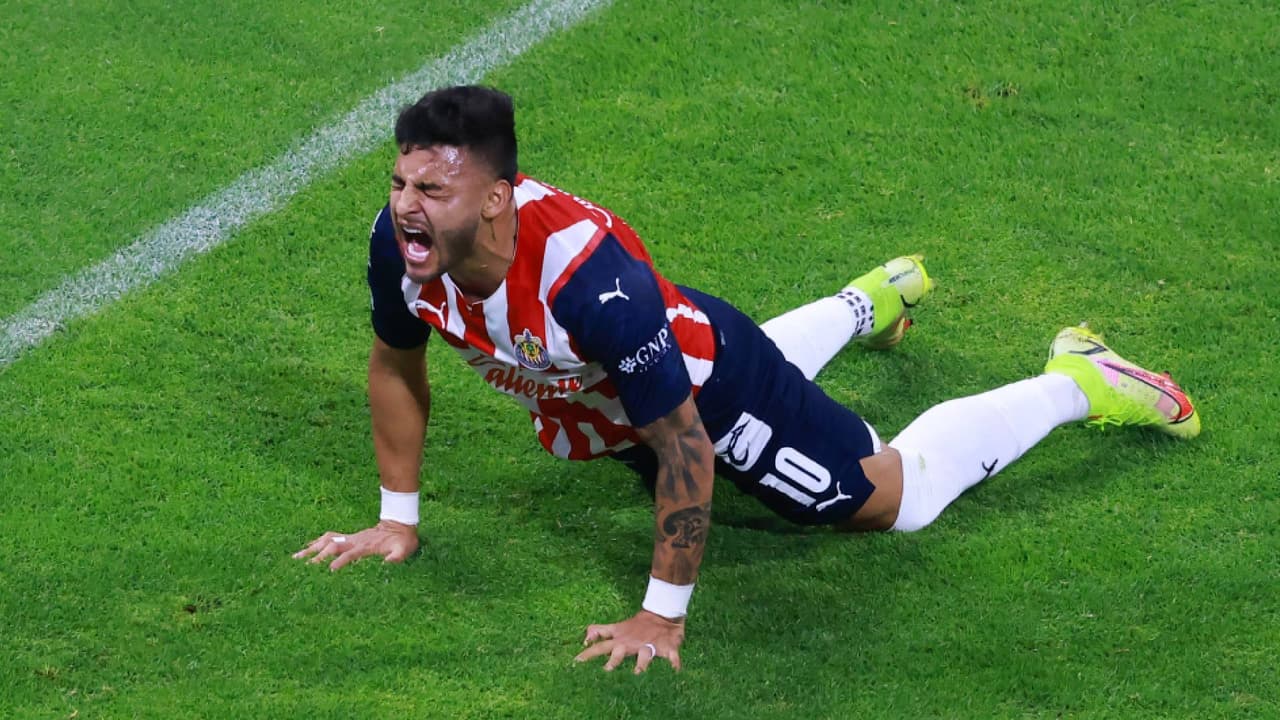 ¡Dura baja en Chivas! Alexis Vega no estará ante Cruz Azul