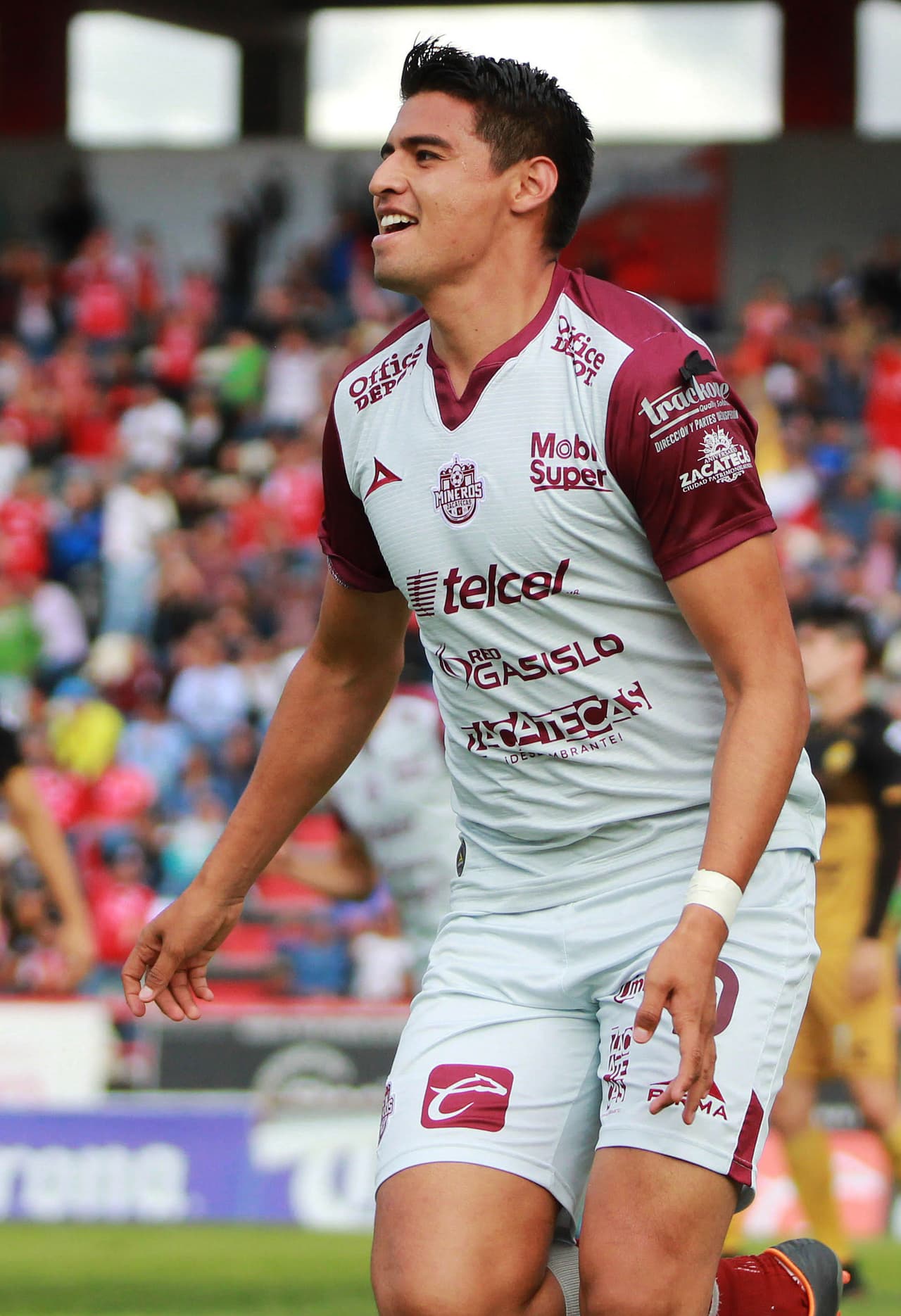 Al minuto 52, Guillermo Martínez encontró el descuento para Mineros, apretando el marcador a 2-1.