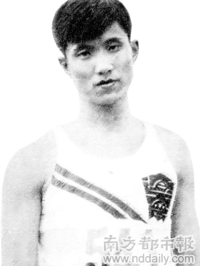 El 16 de Noviembre el chino Guo Jie, el más veterano de los deportistas olímpicos vivos, (había participado en los Juegos de Berlín-1936 en la prueba del lanzamiento de disco), falleció a los 103 años en Xian. Fue una de las personas que llevaron la antorcha olímpica de camino a Beijing en 2008.