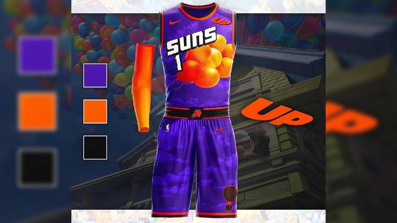 Los Phoenix Suns lucen los icónicos globos 'Up'.