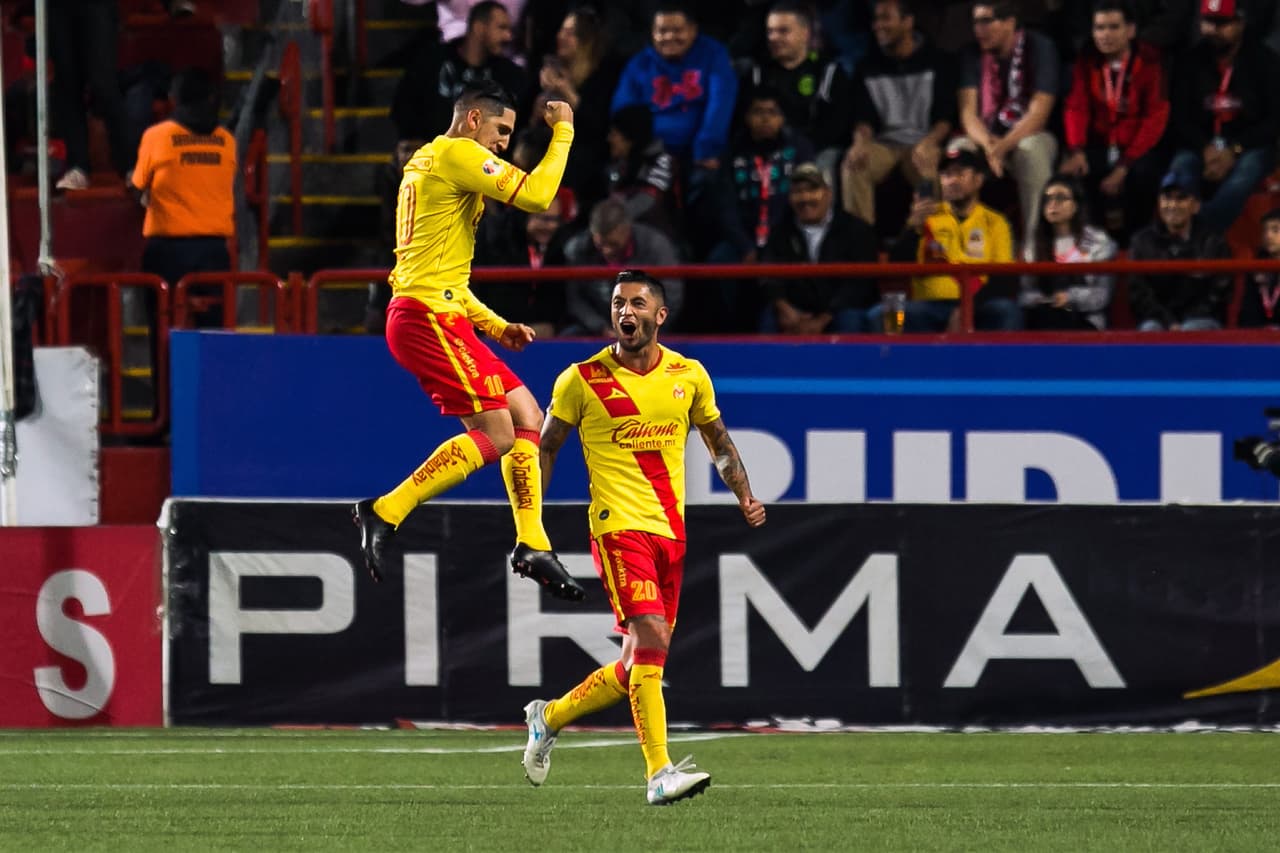 Al minuto 36', Diego Valdés marcó el gol del empate con un golazo de tiro libre.