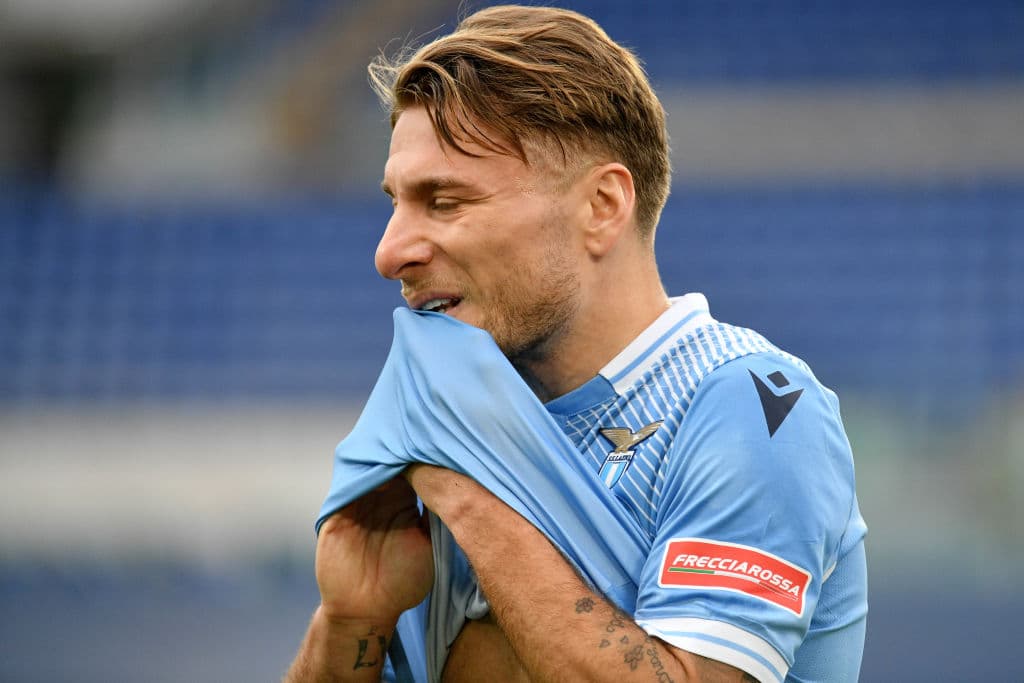 Lazio rescató el triunfo ante el discreto Crotone en los últimos minutos. Milinkovic-Savic (14’), Romero (39’) y Caicedo (84’) marcaron por los de Inzaghi; Simeon Nwankwo (29’, 50’) hizo los tantos para los que se acerca a buen a paso al descenso. Lazio y Crotone llegaron a 46 y 15 unidades, respectivamente.