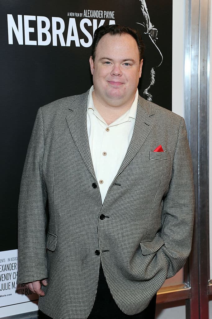 Toda la familia se levanta, pero a Kevin nadie lo despierta y se queda solo.
<br>