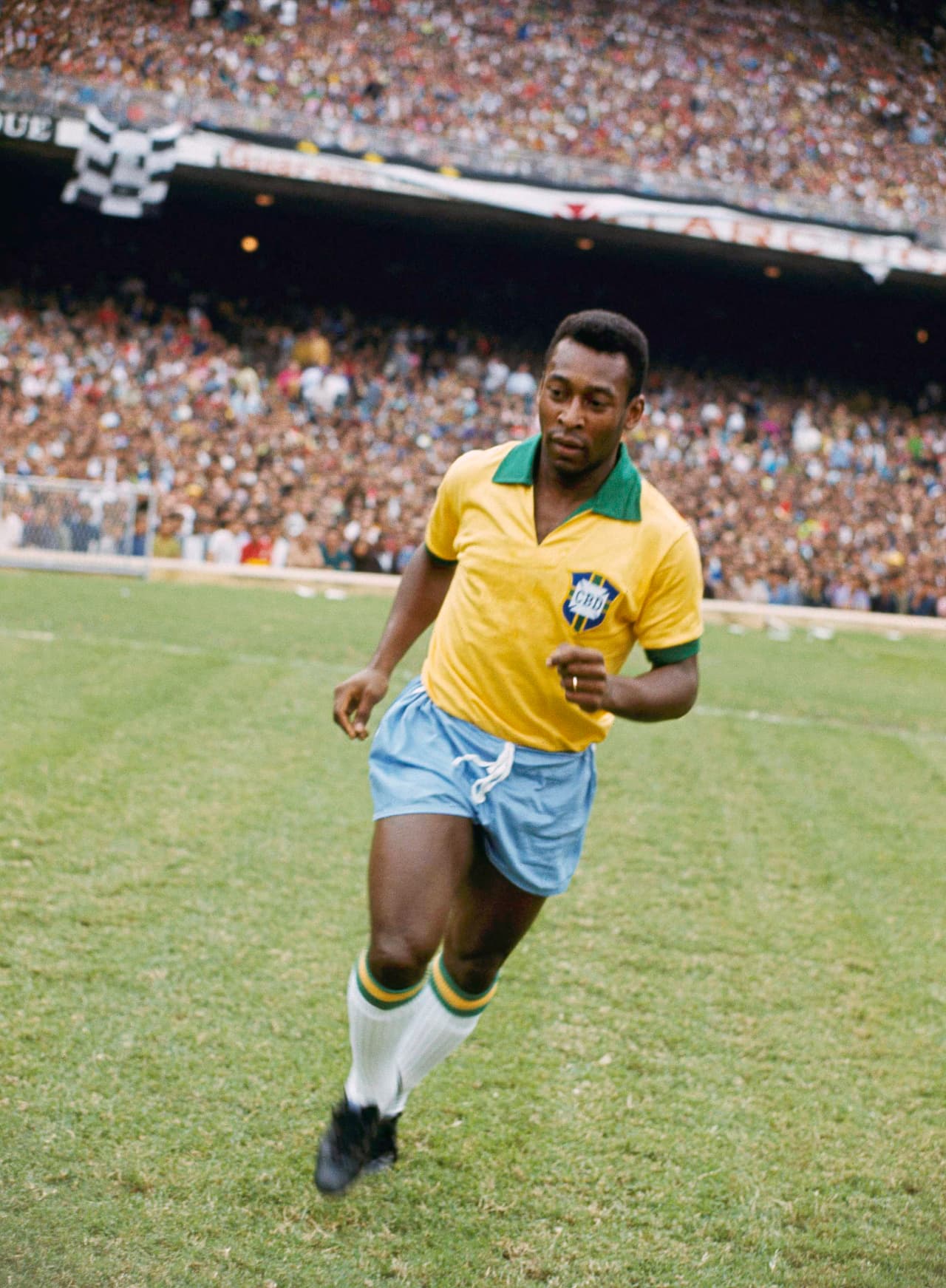 Mediocampista: Pelé (Brasil)