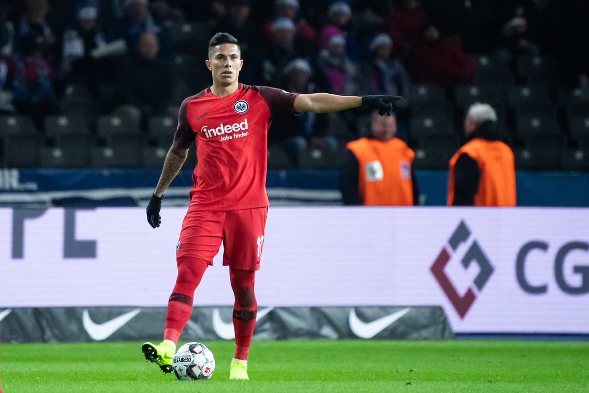 Carlos Salcedo fue titular con el Eintracht Frankfurt en la caída 1-0 ante el Hertha Berlín. Entre tanto, Marco Fabián no fue convocado.