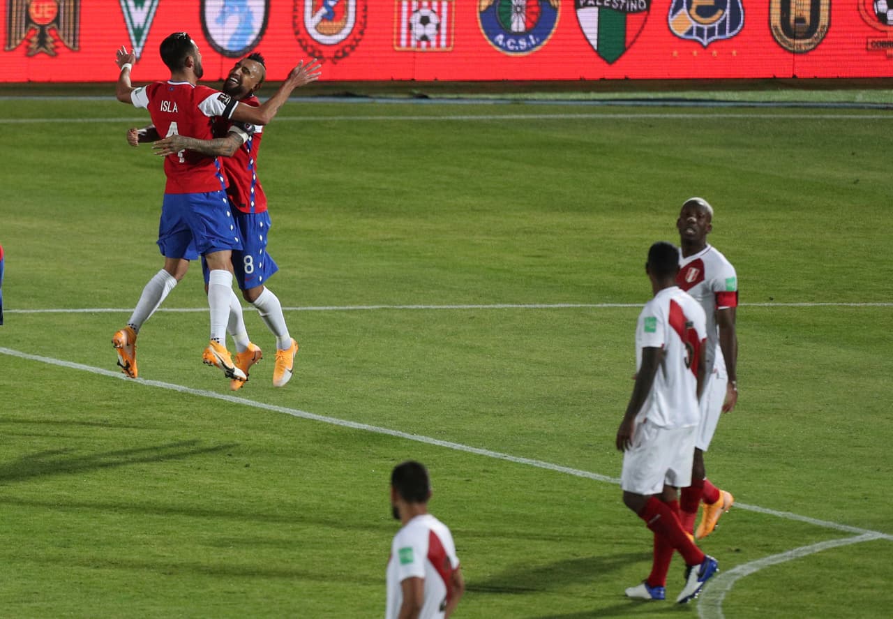 De la mano del ‘Rey Arturo’, Chile derrotó a Perú 2-0 | Con doblete de Vidal, los de Rueda consiguieron su primera victoria en las eliminatorias rumbo al Mundial.