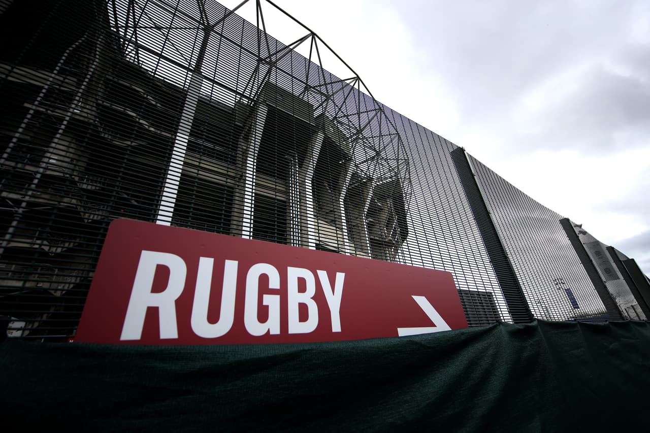 Está situado en un suburbio en el suroeste de Londres, en el municipio de Richmond upon Thames