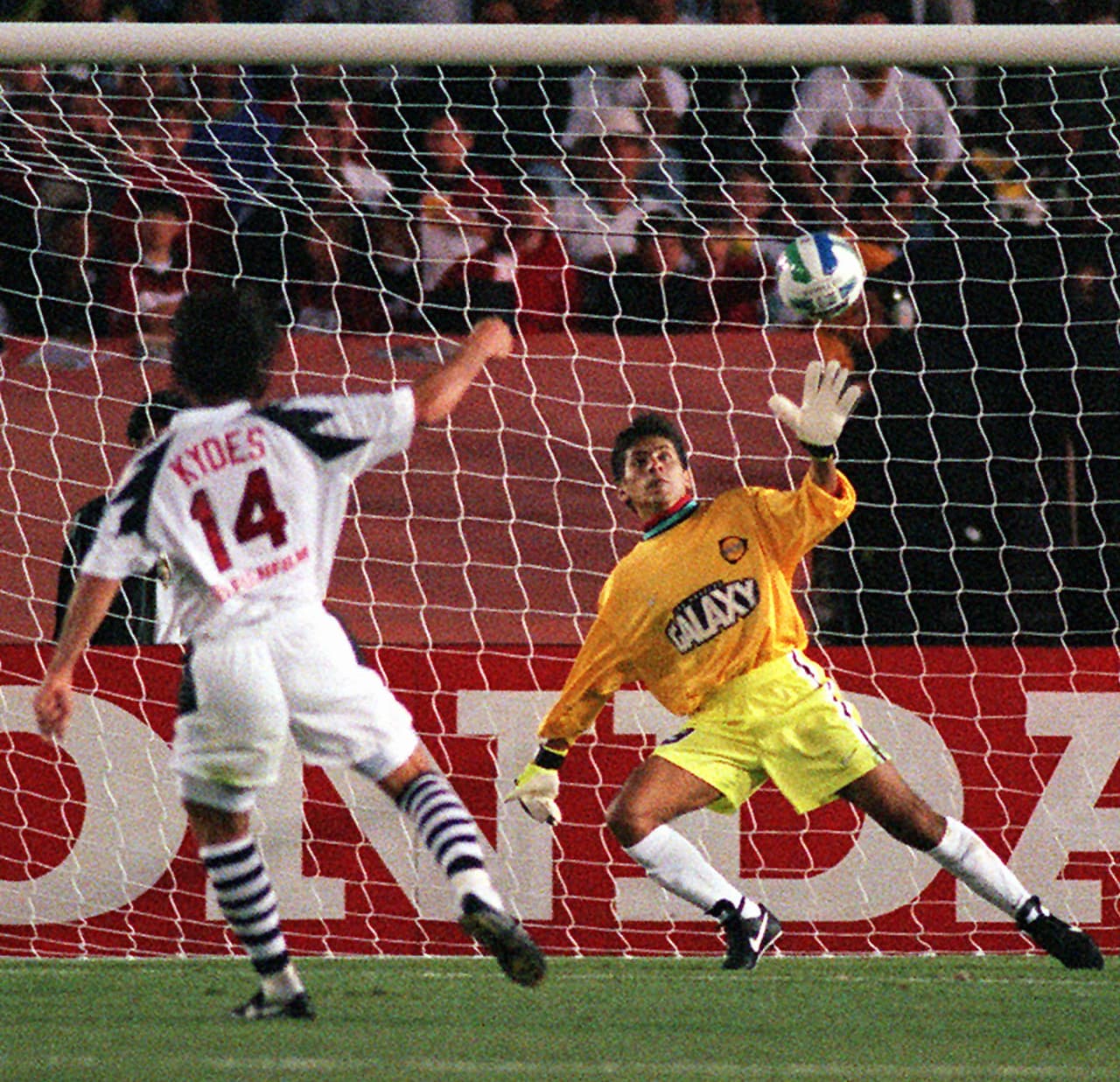Al tiempo que 'Hugol', Jorge 'El Brody' Campos estuvo con Los Ángeles Galaxy en 1996-97 y con Chicago Fire en 1998.