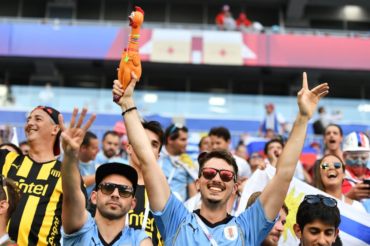 Rusos y uruguayos vivieron con gran emoción la previa y el partido del grupo A entre sus países en el Samara Arena. Aunque los locales fueron más en número, los sudamericanos no se quedaron atrás.