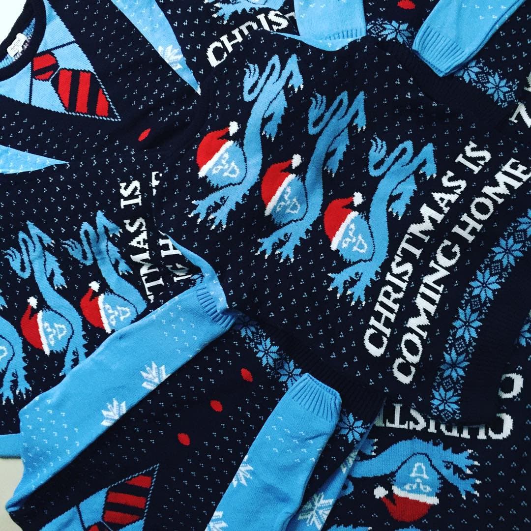 ¿Listo para la Navidad? Una marca inflesa diseñó diversos suéteres para vestir en ela época.