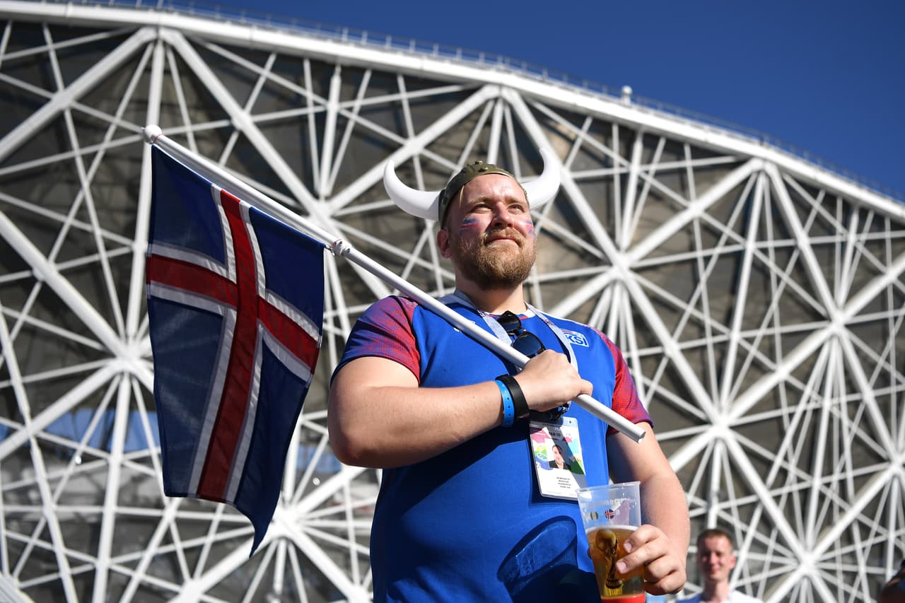 La cultura vikinga de Islandia y el colorido africano de Nigeria quedaron expuestos en la alegría de sus hinchas en medio del partido de ambos países por el grupo D del Mundial de Rusia 2018.