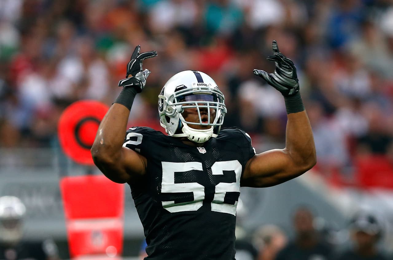 Khalil Mack es uno de los pass rushers más respetados de la NFL y todavía no consigue contrato con Raiders.