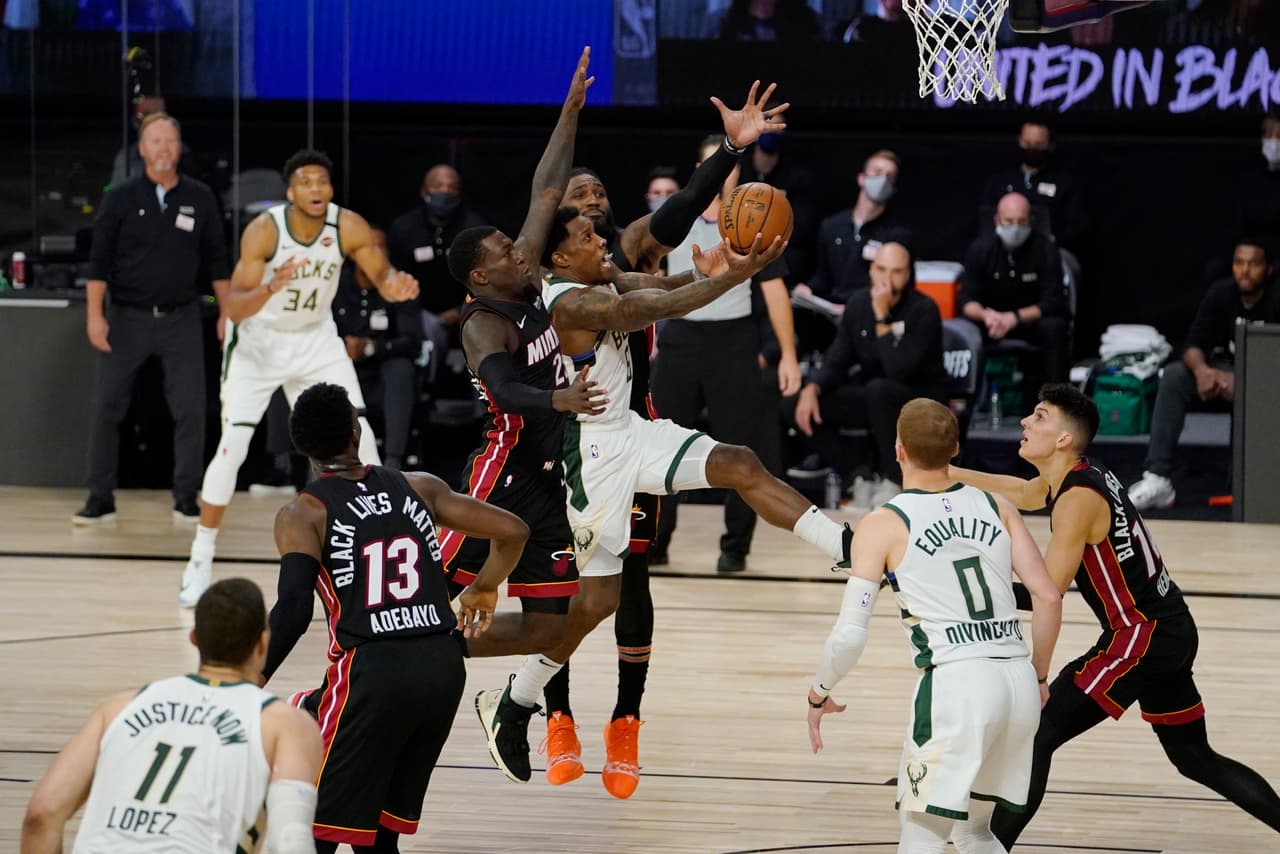 En la semifinal de conferencia, consiguieron su tercer triunfo consecutivo con un marcador de 115-100. Los de Miami podrían liquidar la serie en el cuarto enfrentamiento que sucederá el domingo por la tarde.
