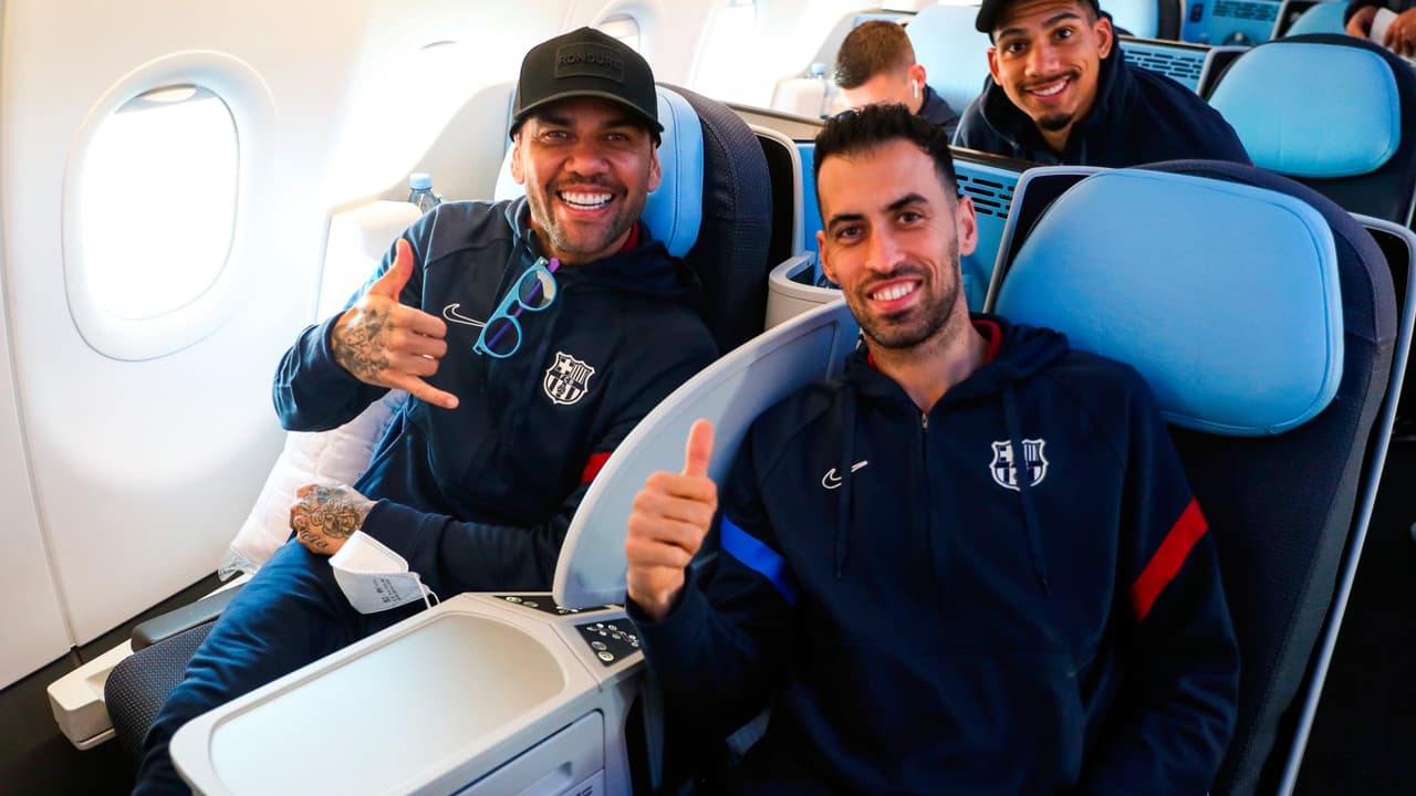 Dani Alves viaja con Barça para jugar la Maradona Cup ante Boca Juniors