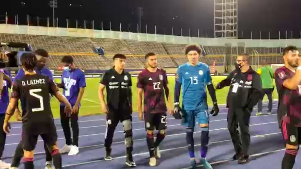 Jorge Sánchez sale lesionado y con férula