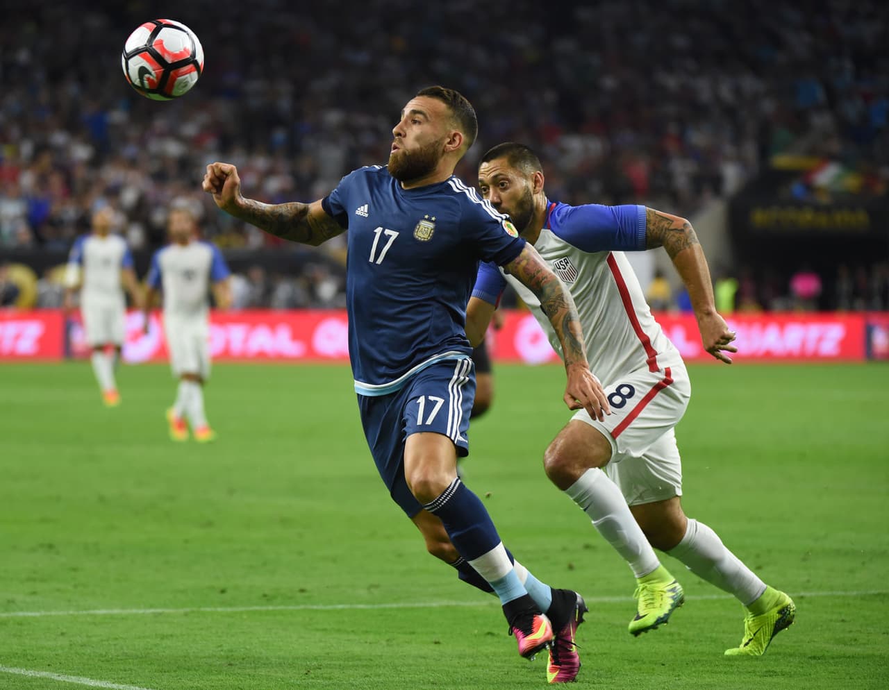 17. Nicolás Otamendi: Trabajo discreto para este marcador por derecha, nos tuvo dificultados y tocó bastante el balón en las largas posesiones de la ‘Albicesleste’. Calificación (8)