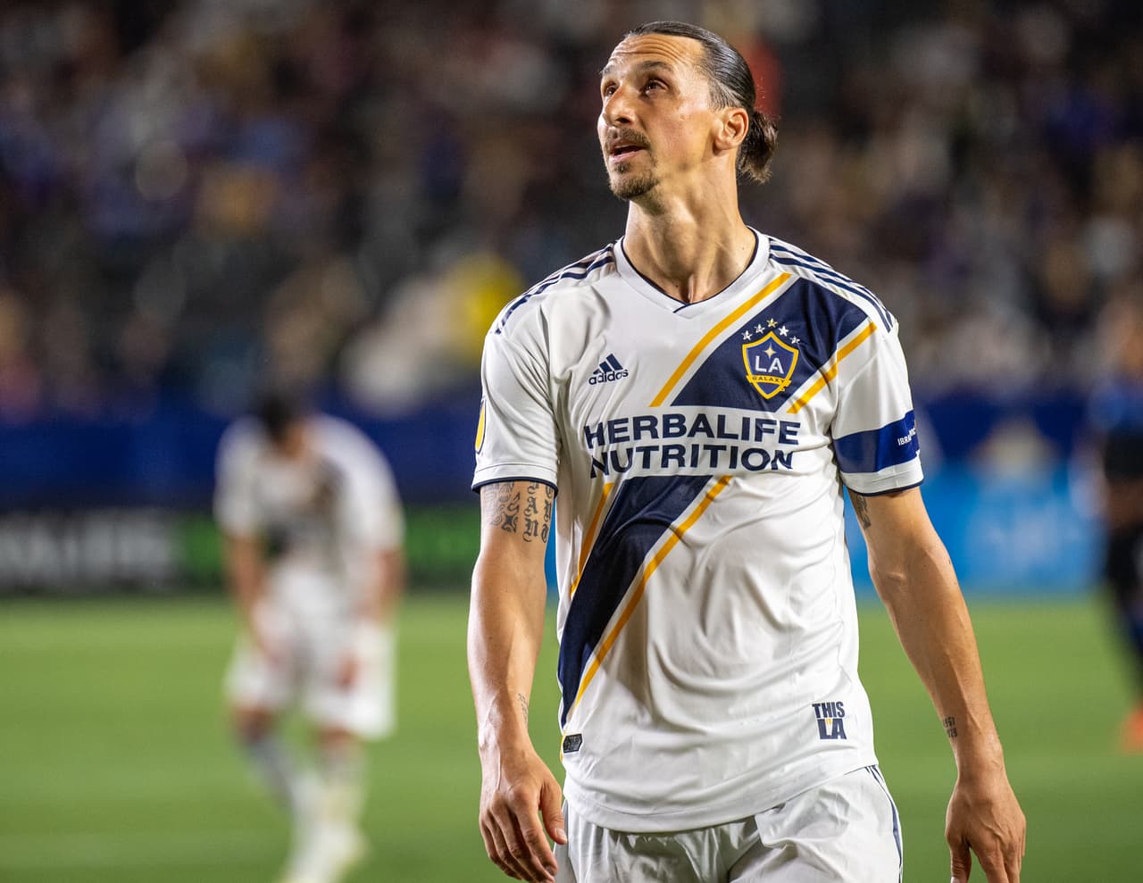 MLS abre investigación por fractura facial de Ibrahimovic a El Monir