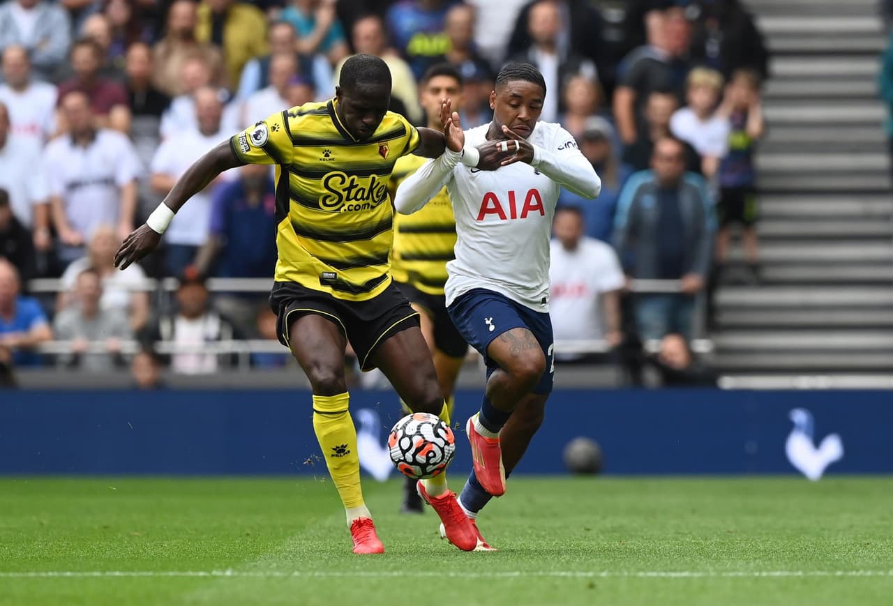 Tottenham inició con todo la temporada, pues se impone 1-0 a Watford y suma su tercera victoria de tres en la Premier League. Heung Mi Son, jugador clave de los Spurs, fue el autor del gol al minuto 42'; Harry Kane regresó a las canchas .