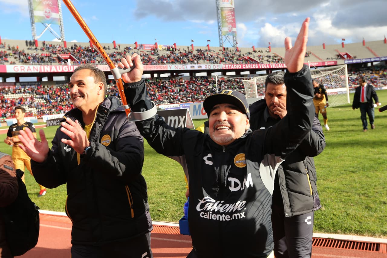 Diego Maradona vive un momento memorable con Dorados de Sinaloa, luego de clasificar a las semifinales del Ascenso MX y levantar a un equipo en la que podría ser su mejor gestión como técnico.