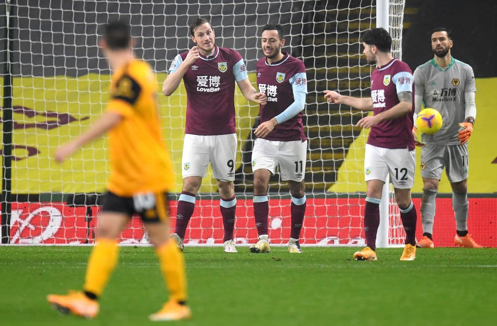 Fábio Silva (89’) marcó el del descuento por medio de la pena máxima. Barnes (35’) y Wood (51’) marcaron por los locales. El siguiente compromiso para los Wolves será recibiendo al Tottenham.