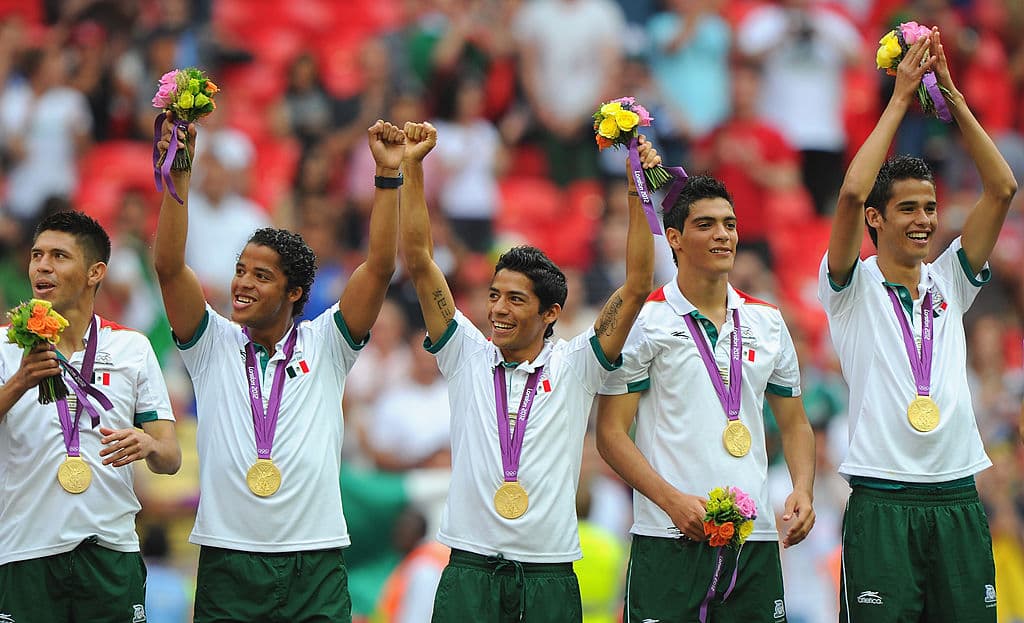 <b>Selección varonil futbol Londres 2012</b>
<br>Esta selección nos llenó de orgullo, pues obtener un oro olímpico y más en futbol parecía un sueño que, con goles de Oribe Peralta sobre el Brasil de Neymar en la final, pudo llevarlo a la realidad y ser, por primera vez, campeones olímpicos.
