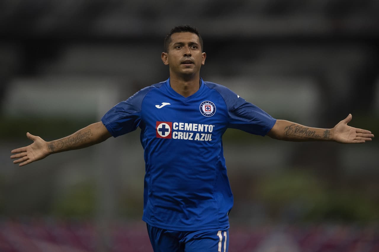 Elías Hernández ingresó al área y sacó un disparo potente para adelantar a la Máquina al minuto 60.