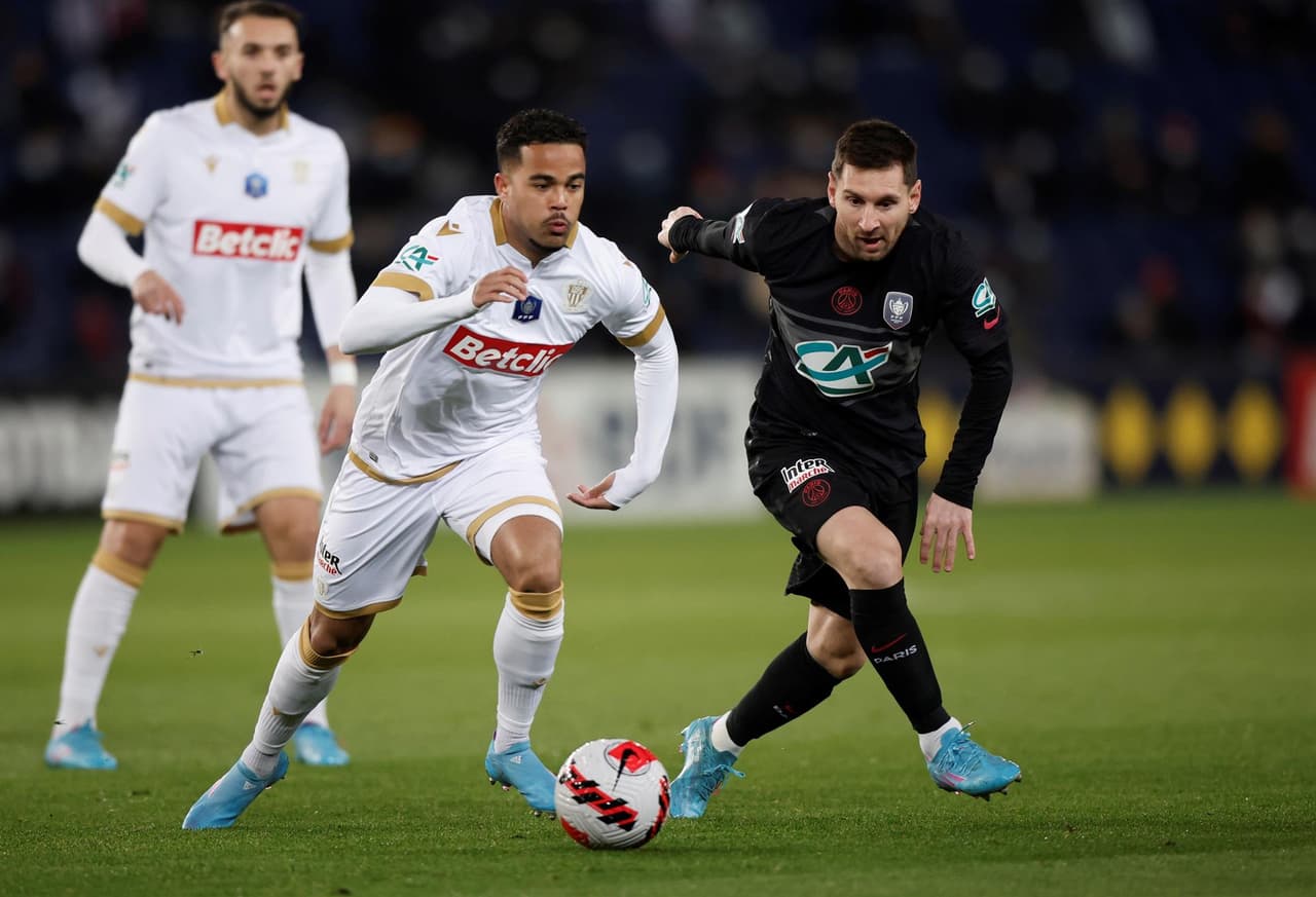 Paris Saint-Germain quedó fuera tras caer ante Niza en tanda de penales, aún con Messi y Kylian Mbappé en cancha. Tras terminar 0-0 en tiempo regular, el partido se decidió desde los once pasos y los visitantes pasan a Cuartos de Final.