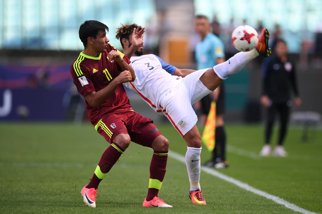 Poco a poco la Vinotinto se fue adueñando del partido y su fútbol fue a más. Los estadounidenses aguantaban lo que podían con un sistema defensivo que, por momentos, se mostró débil.