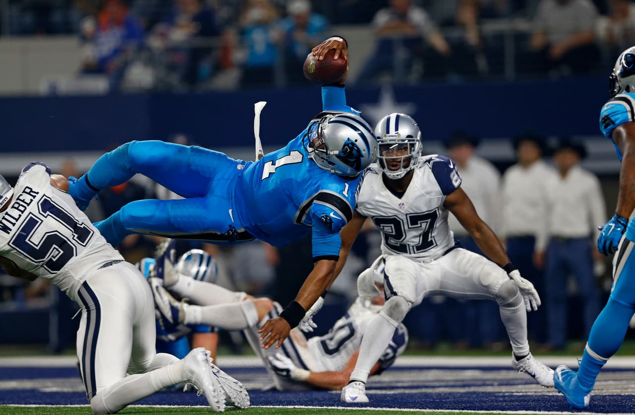 Los Carolina Panthers vencieron 33 - 14 a los Dallas Cowboys en el tradicional partido de Thanksgiving.