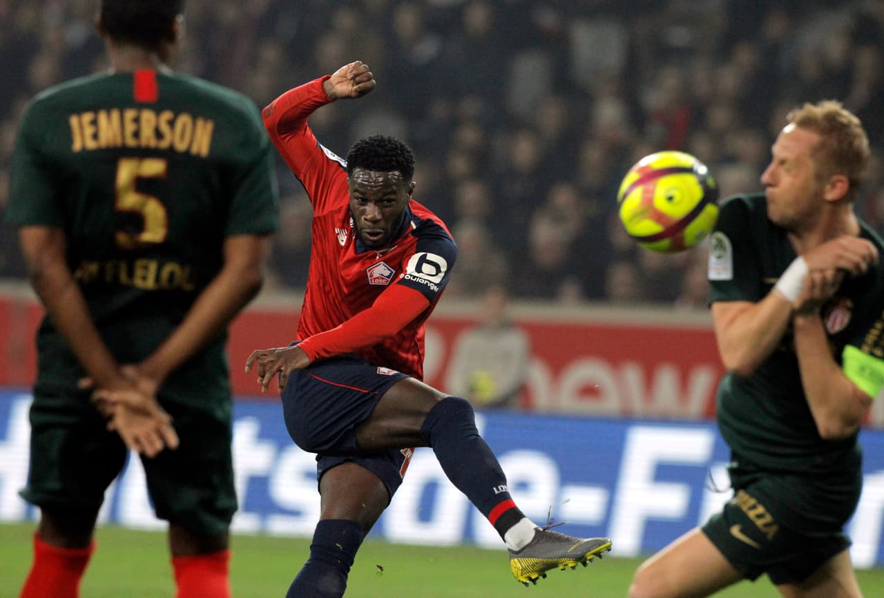 Según información de ‘RMC Sport’, el Milan ha cerrado el fichaje de Rafael Leão, procedente del LOSC Lille francés. Dicho medio informa de que llegará por 35 millones de euros y pasará reconocimiento médico con el club rossoneri en los próximos días.
<br>