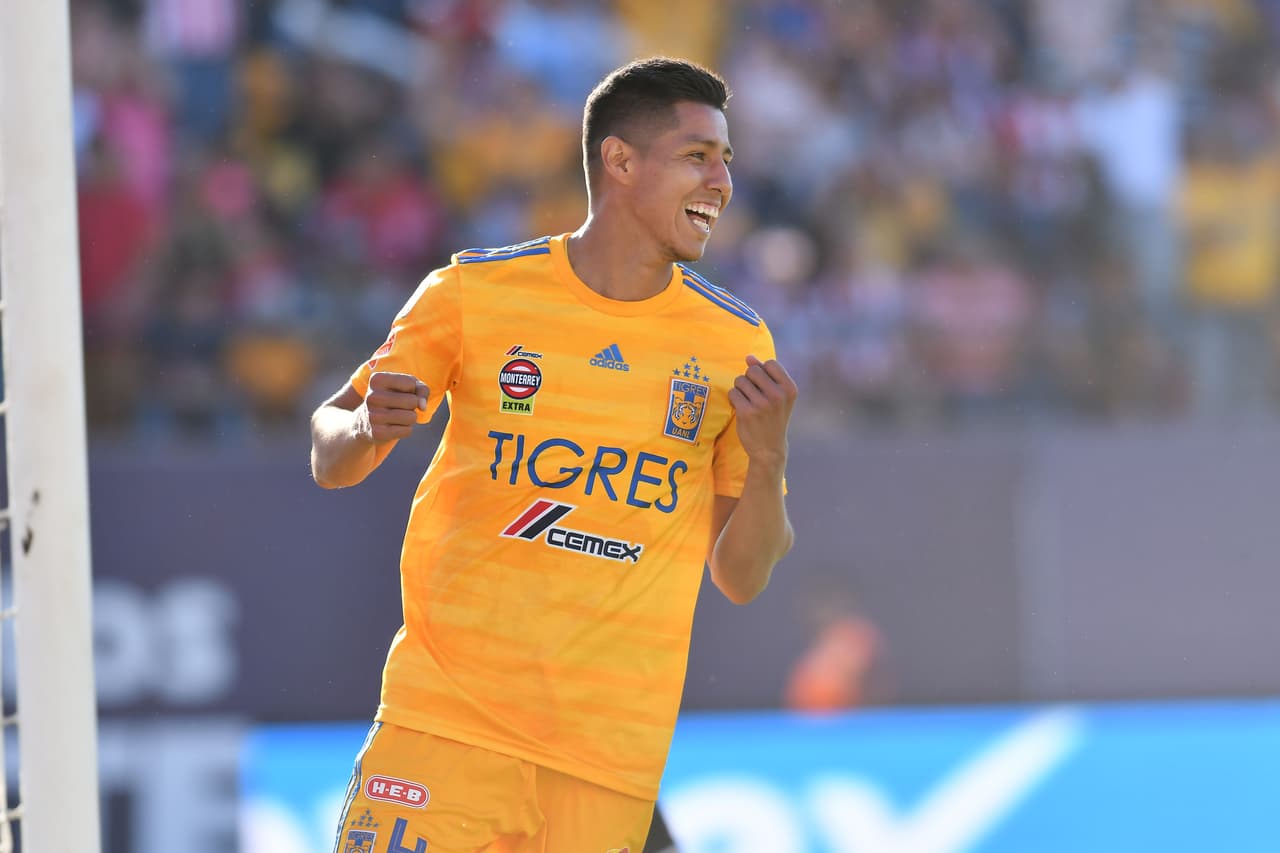 Con un remate de cabeza, Hugo Ayala rompió el cero y le dió la ventaja parcial a los Felinos.