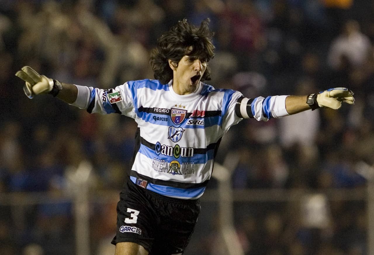 Federico Vilar participó en 188 partidos consecutivos logrando así la mayor racha de los torneos cortos.