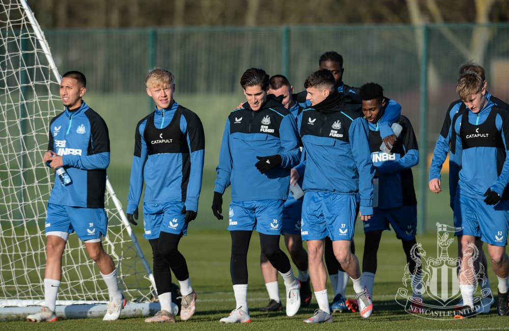 ¿Se viene debut de Santi Muñoz? El mexicano ya entrena con Newcastle