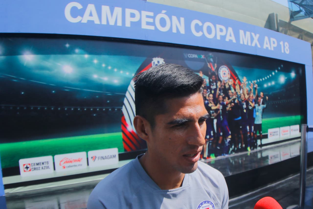 Madueña reconoció que está contento por el regreso de su compañero Gerardo Flóres tras su lesión porque eso motiva la competencia interna.