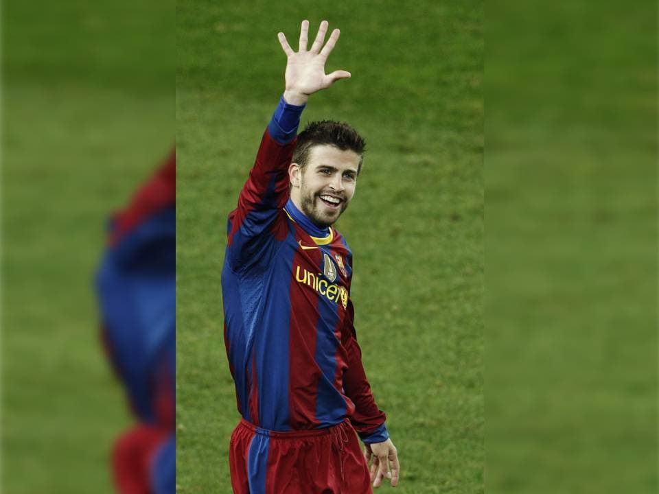 Quedó para la historia la imagen de Gerard Piqué, con una sonrisa de oreja a oreja, saludando a la grada con la palma abierta, recordando los cinco goles que acababan de hacer.