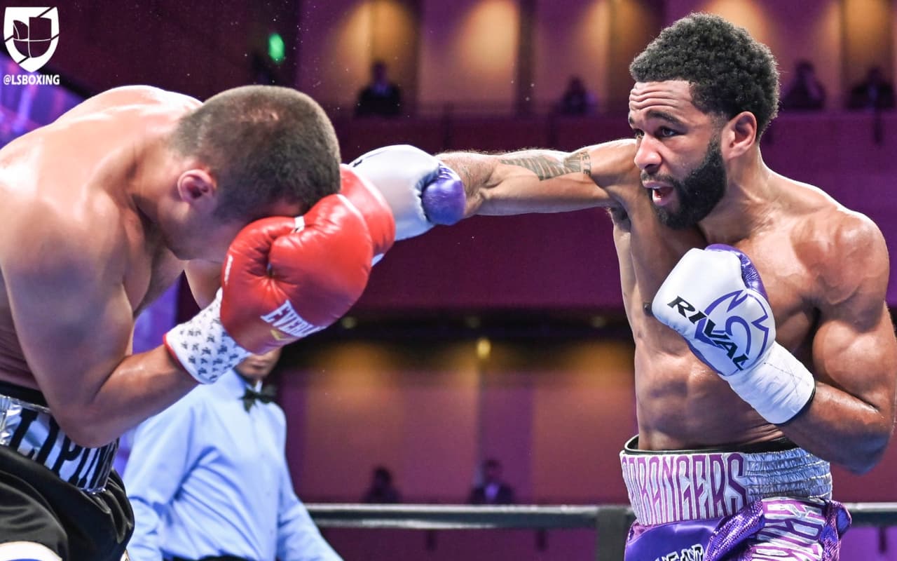 Lamont Peterson y Sergey Lipinets se batieron en el MGM National Harbor para el agrado del público. El poder del ruso fue demasiado para Peterson, quien tocó la lona en el décimo y fue rescatado por su esquina.