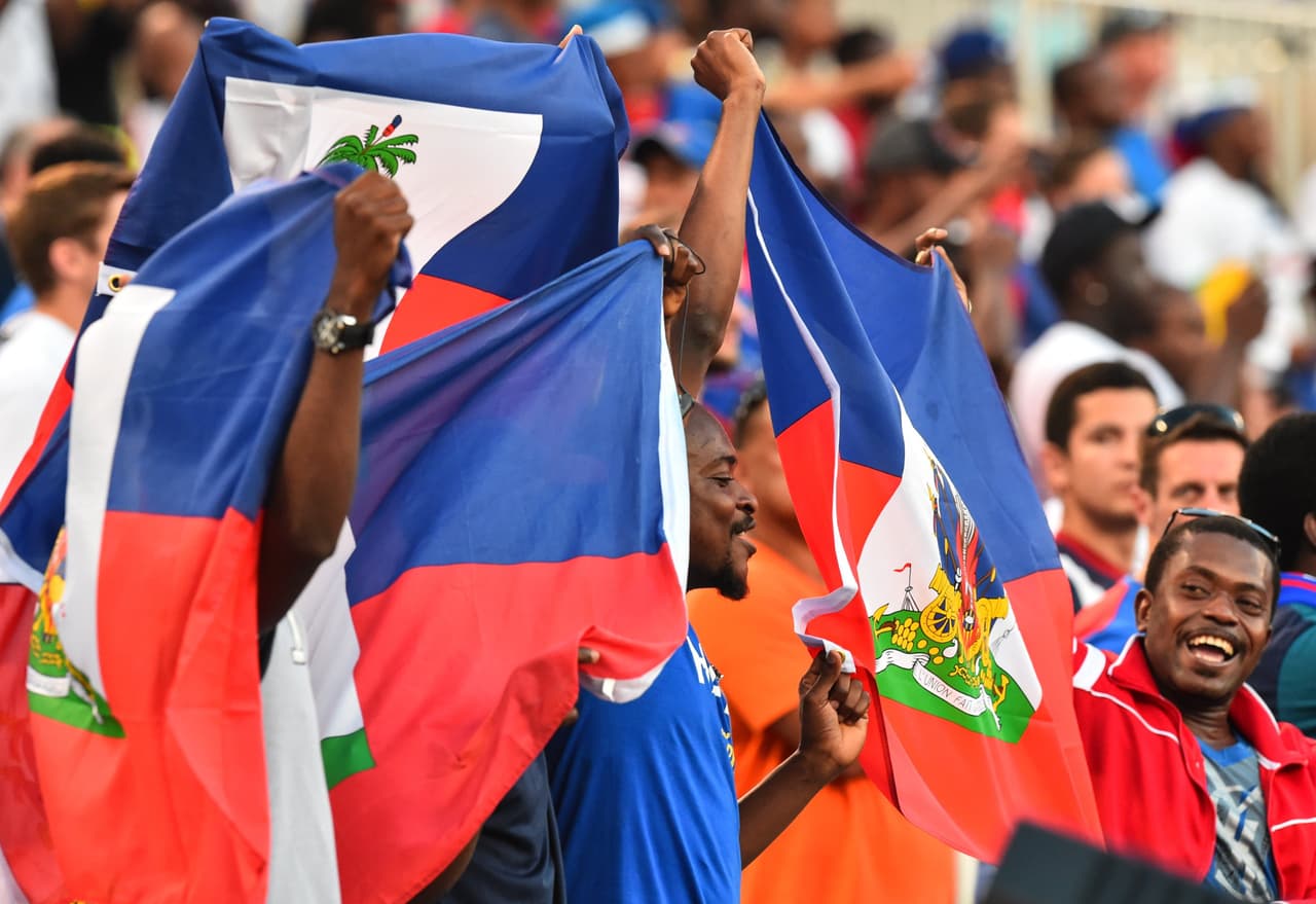 El futbolista con más apariciones en la historia de la selección haitiana es Emmanuel Sanon con 100 y también Sanon es el que más goles ha anotado, 47.