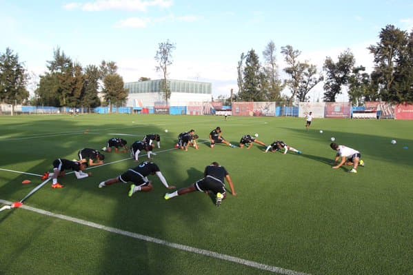 Chivas volvió al trabajo sin caras nuevas