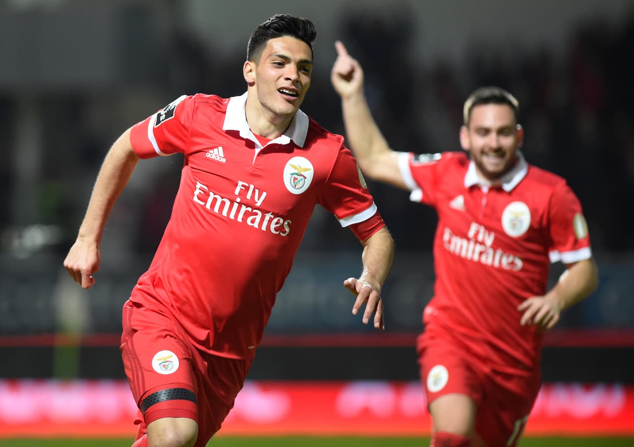 <b>Sábado 31 de marzo / Benfica Vs. Vitoria S.C. - </b>la sequía goleadora de Raúl Jiménez se traslado al Tri con el que no pudo anotar en esta fehca FIFA. Ante los de Guimaraes tiene una oportunidad de sumar su quinto gol en la Liga NOS 17/18 y el quinto en este inicio de año.
