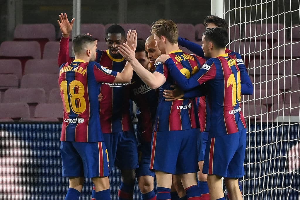 Lionel Messi (48’, 68’) abrió el marcador y creció la diferencia; Jordi Alba (73’) marcó el tercero para sellar el importante resultado. Barcelona llegó a 50 unidades y se mantiene en la competencia por la conquista de La Liga; Elche es penúltimo con 21. El siguiente compromiso de los culés será ante el Sevilla en Liga y Copa.