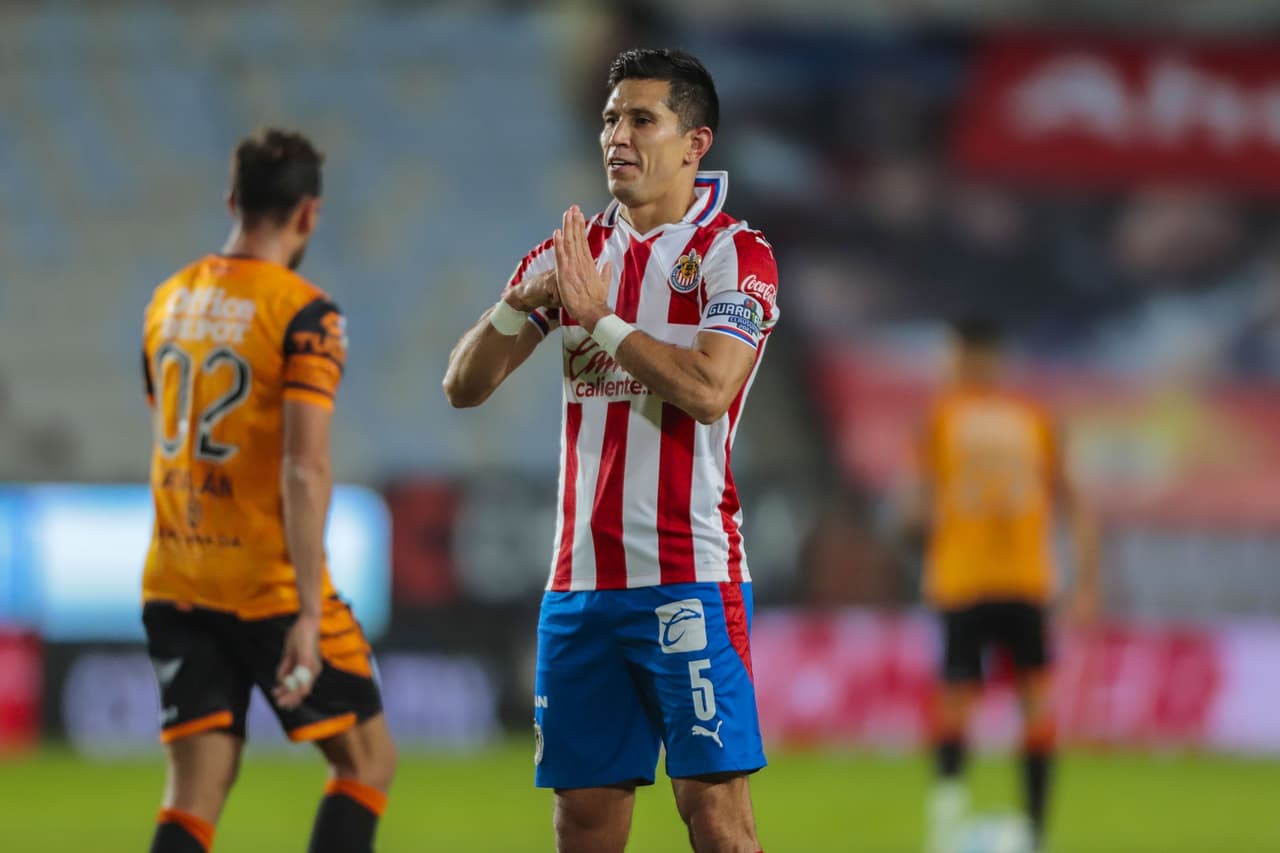 Jesús Molina justifica mal paso de Chivas como Barça y Real Madrid