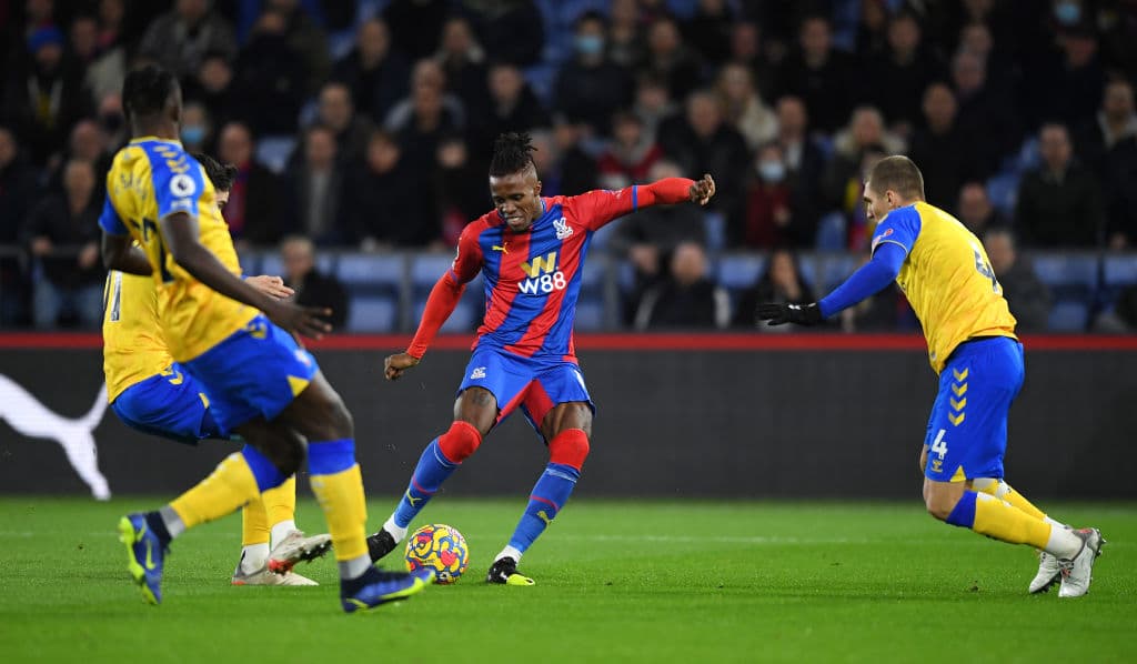 Crystal Palace y Southampton empatan 2-2 durante la J17 en la Premier League. Wilfred Zaha y Jordan Ayew anotaron para los locales, mientras que James Ward-Prowse y Armando Broja para 'The Saint', quienes se encuentran muy debajo en la tabla.