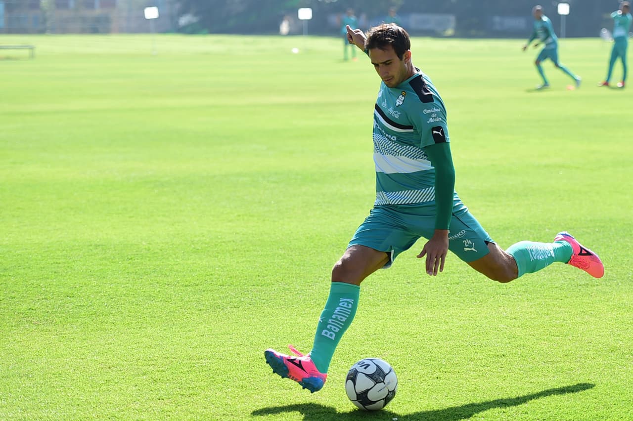 Las clases serán tres veces por semana en un horario de 19 a 22:30 horas y podrá justificar sus faltas siempre y cuando tenga partido o esté concentrado, únicamente.