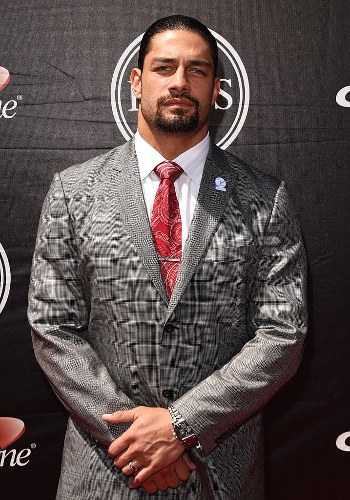 Roman Reigns es uno de los representantes de la familia Anoai en la WWE, cuyo legado es muy largo y entre los que se destaca Dwayne Johnson, más conocido como
<i>The Rock</i>.