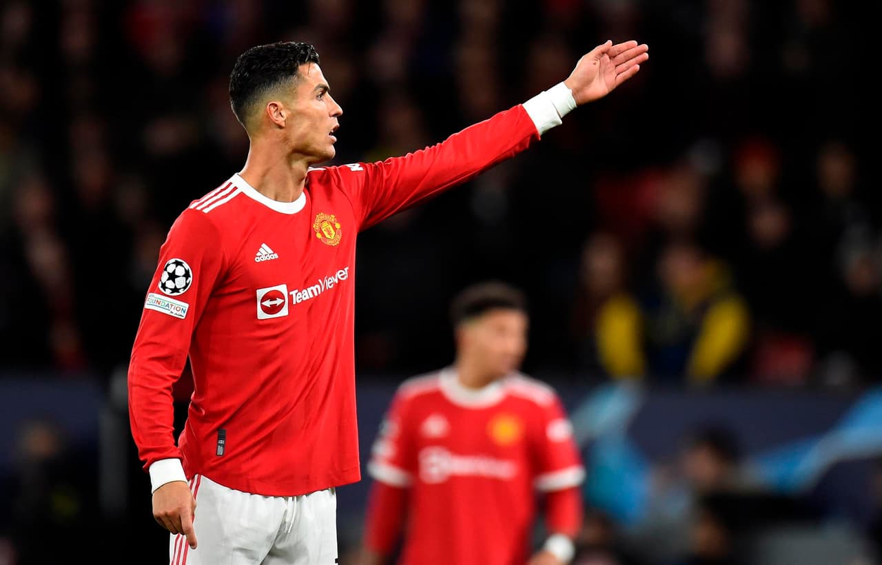 Manchester United se impone al Villarreal 2-1 en la fase de grupos en la UEFA Champions League. Paco Alcácer inauguró marcardor al 53’, sin embargo Alex Telles de los ‘Red Devils’ logra igualar el marcador al 60’ del encuentro, pero Cristiano Ronaldo apareció para darle el triunfo a la escuadra inglesa.