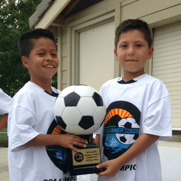 El pequeño Alejando Alcalá es considerado por muchos como el 'Messi mexicano' y ha deslumbrado a todos con sus videos en las redes sociales. Actualmente entrena con la selección Sub-15 gracias a sus actuaciones con el Stockton TLJ FC Rebels. Además se han probado en el Barcelona y Manchester City.