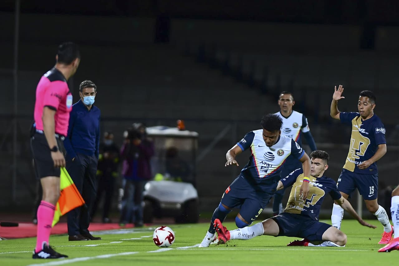 Como buen clásico capitalino las entradas fuertes se comienza a hacer presentes en C.U.