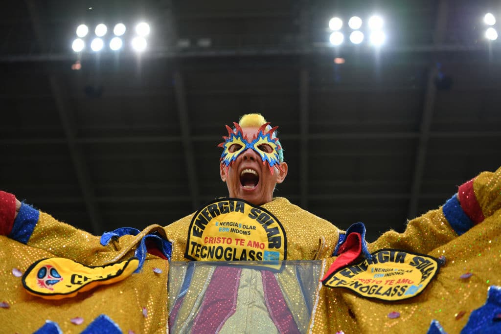 Los fanáticos en Moscú prendieron la fiesta del duelo de octavos de final entre Colombia e Inglaterra, con un colorido que marca la definición del último clasificado a cuartos de final en Rusia 2018.